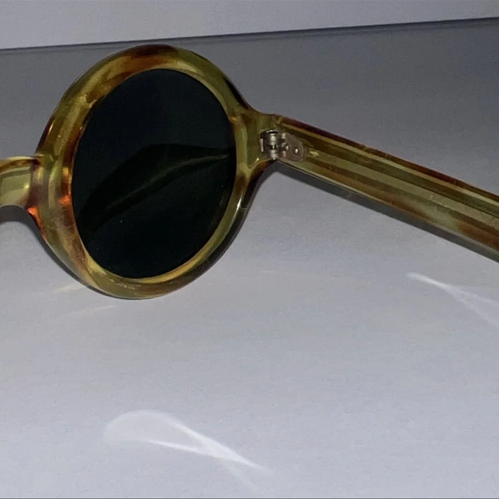 Vintage 1940s made in Italy tortoise shell round thick glasses Trendy Runway